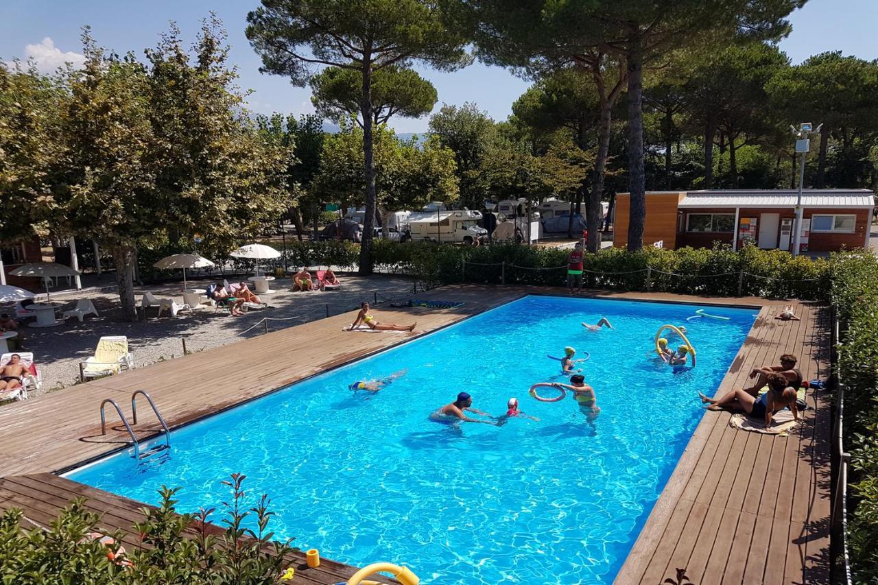 Camping Taimi Hotel Marina di Massa Kültér fotó